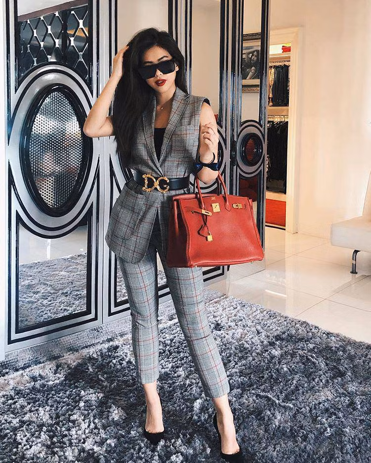 Tủ đồ hiệu của rich kid Tiên Nguyễn chủ yếu là các sản phẩm thuộc các nhãn hiệu cao cấp như Chanel, Hemes, Burberry, Dior....