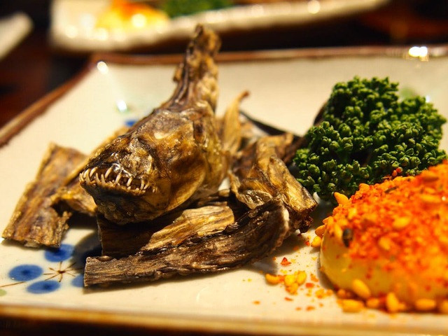 Cá Warasubo chỉ có từ tháng 5 đến tháng 10, các nhà hàng và chợ cá chỉ bán chúng trong thời gian này.