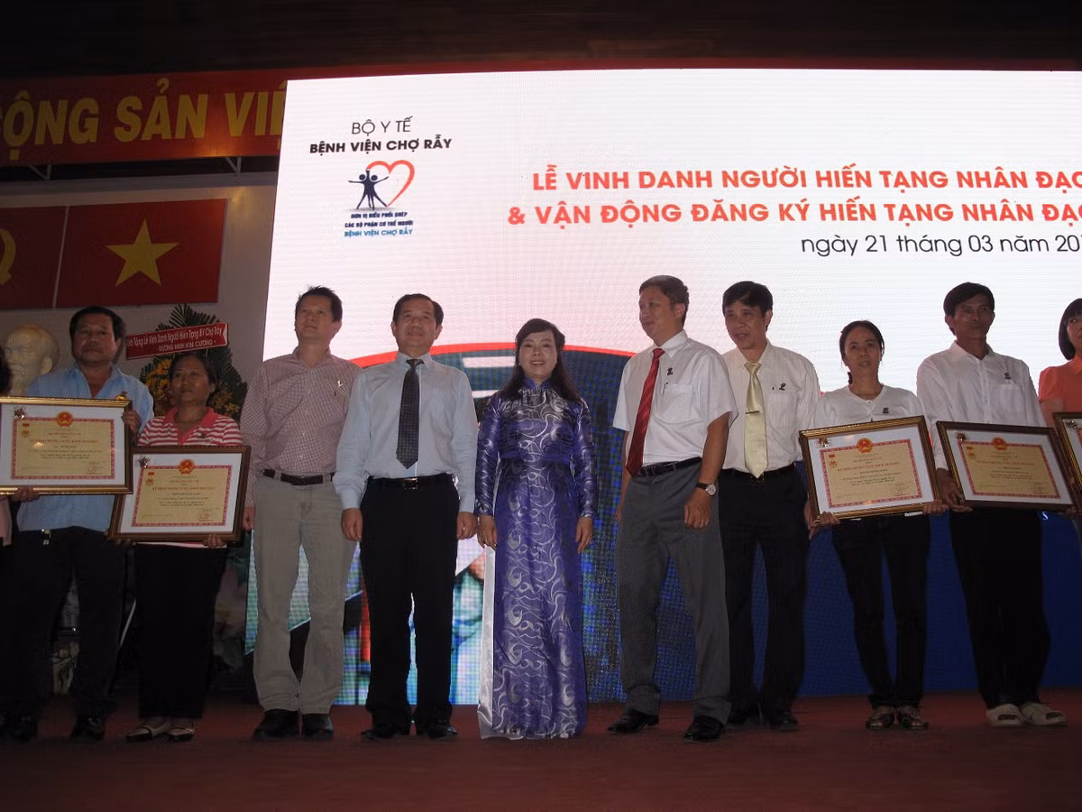 Bo Y te tang the BHYT cho nguoi hien tang-Hinh-2