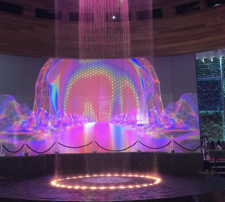 Dự án trị giá 1,5 tỷ USD này cũng có một hội trường đẳng cấp cho các buổi hòa nhạc và sự kiện khác, bắt đầu với buổi biểu diễn trong sự kiện khai trương của Maroon 5 và tiếp tục với các nghệ sĩ như Sting và Billy Joel. Ảnh: Caitie Switalski.