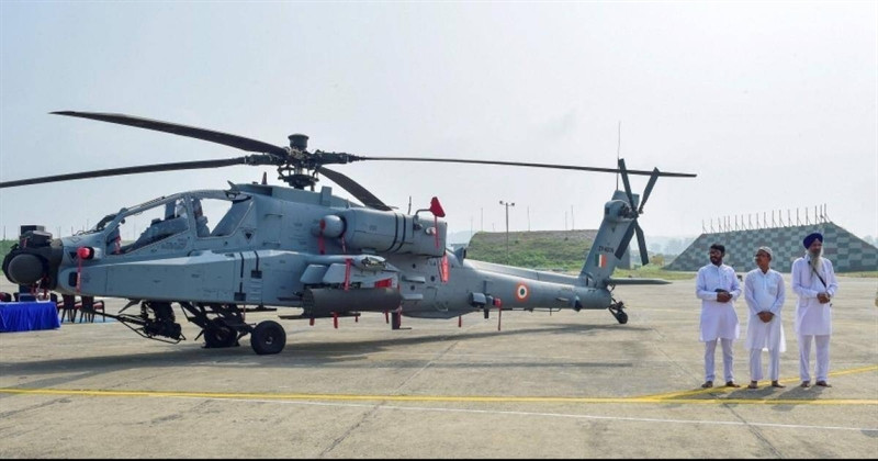 Các máy bay vận tải dùng đẻ vận chuyển binh sĩ, vũ khí và nhu yếu phẩm cho những đơn vị ở tuyến đầu. Trong khi đó, tiêm kích và trực thăng nhận nhiệm vụ bay tuần tra và sẵn sàng chiến đấu một khi phát sinh tình huống bất ngờ.