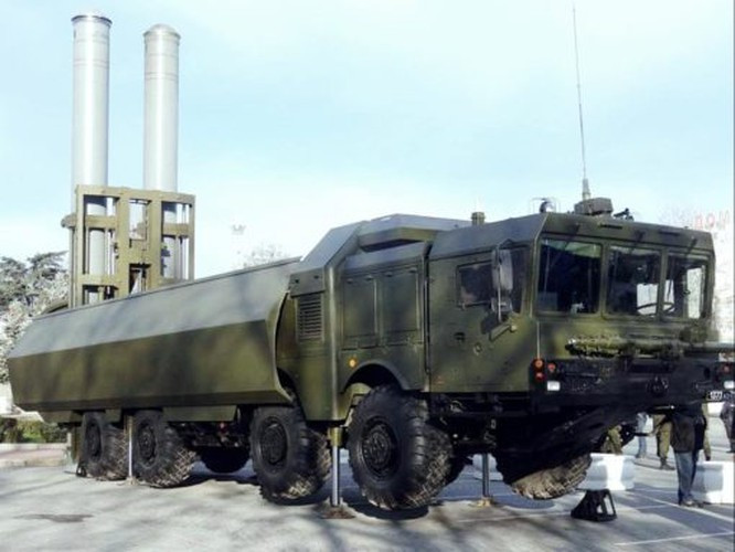 Ống phóng kiêm ống bảo quản TPS dạng kín có chiều dài 8,9 m; đường kính 0,71 m; tổng trọng lượng cả đạn tên lửa là 3.900 kg.