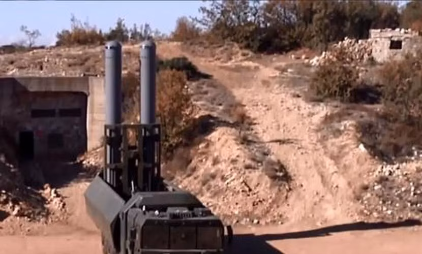 Cấu hình cơ bản của tổ hợp Bastion-P gồm 4 xe mang phóng tự hành K-340P SPU (dựa trên khung gầm xe tải MZKT-7930); xe K-340P SPU có trọng tải 41 tấn và có thể mang theo từ 2 đến 3 ống phóng TPS chứa đạn tên lửa.