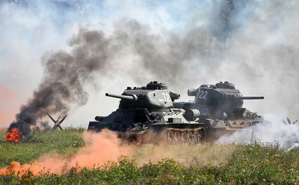 T-34 được coi là mẫu xe tăng tốt nhất của Liên Xô trong Thế chiến 2 khi có hỏa lực mạnh, khả năng sống sót cao và sức cơ động tốt. Theo các chuyên gia, nhà phân tích quân sự, xe tăng T-34 khá cơ động, có thể di chuyển trên mọi địa hình. Đối với bộ binh Liên Xô, mẫu xe tăng này đóng vai trò như một phương tiện hỗ trợ và dẫn đường hoàn hảo.