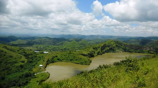 Nạn nhân thiệt mạng tập trung chủ yếu ở khu vực trong bán kính 20 km quanh hồ Nyos. Những cư dân sống xa hồ có số lượng thương vong ít hơn.