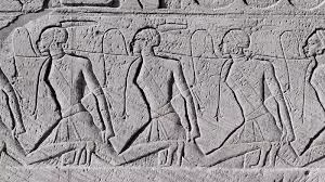 Con cái của một số nô lệ được những người chủ cho học hành, dạy nghề.