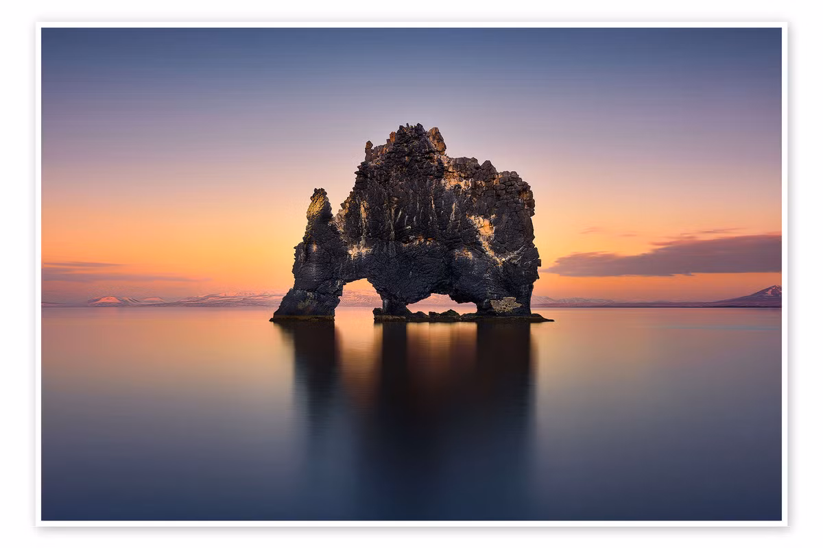 Theo các chuyên gia, Hvitserkur chủ yếu là đá bazan và được hình thành do núi lửa phun trào.