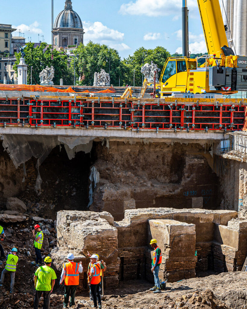 Các nhà nghiên cứu tìm kiếm các sử liệu, ghi chép. Nhờ vậy, họ tìm được văn bản cổ "Về Đại sứ quán Gaius", do triết gia Ai Cập Philo xứ Alexandria viết.