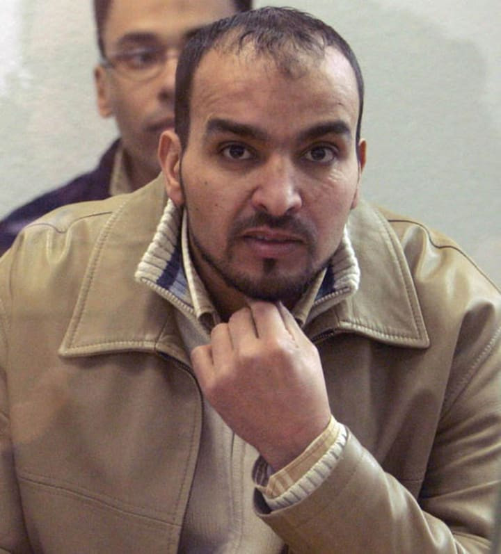 Charles Robinson bị đưa ra xét xử, kết tội về 6 hành vi xâm hại. Trong đó, gã đã xâm hại một bé gái 3 tuổi tại hạt Oklahoma, bang Oklahoma vào tháng 12/1993.