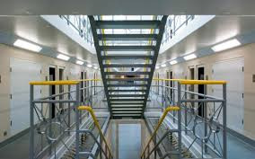 Với 6 lần gây án, Robinson bị kết án 5.000 năm tù cho mỗi hành vi. Theo đó, tổng hình phạt của gã là 30.000 năm tù.