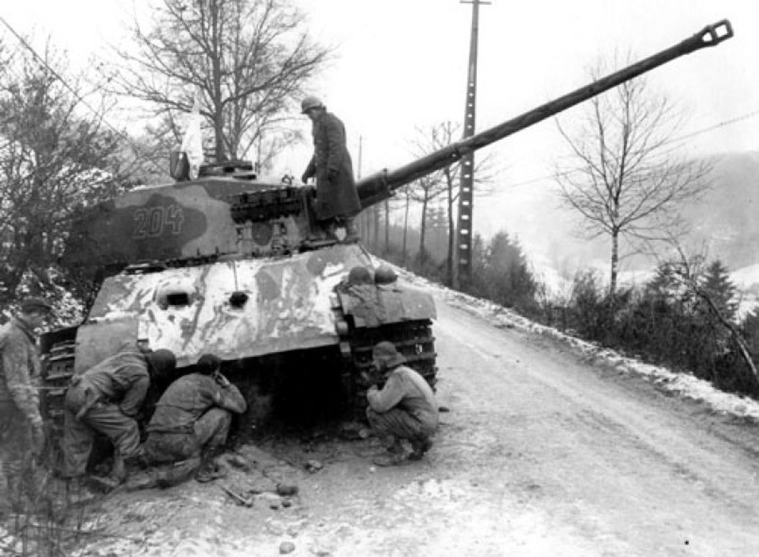 Bởi lẽ, sau khi bảo vệ thành công phòng tuyến quan trọng trước quân đội phát xít Đức ở Ardennes, quân Đồng minh trên đà chiến thắng tiếp tục thực hiện các cuộc phản công và khiến chính quyền Hitler sụp đổ hoàn toàn vào giữa năm 1945.