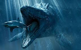 Thú săn mồi khổng lồ Mosasaurus được xem là thú ăn thịt dưới biển to nhất thời kỷ phấn trắng. Với phần đầu khá giống với cá sấu, thủy quái này có chiều dài trên 18m, bộ hàm cực khỏe và có hàm răng gồm hàng trăm chiếc sắc nhọn.