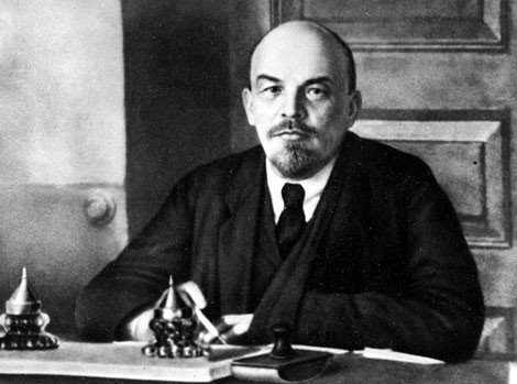 Lãnh tụ Lenin cũng là một người rất yêu mèo. Những năm cuối đời, ông nuôi khá nhiều mèo. Những con mèo cưng này nhiều lần xuất hiện trong phim tài liệu về Lenin.