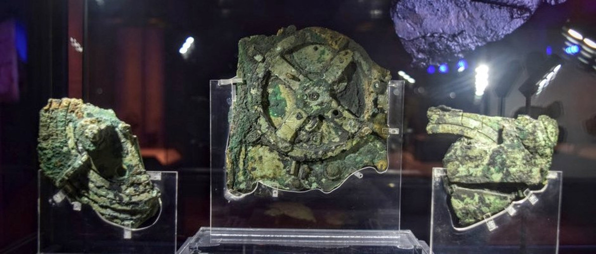 Cỗ máy Antikythera hoạt động tuân theo lịch âm của người Hy Lạp cổ đại chứ không phải lịch Mặt trời của người Ai Cập như suy nghĩ trước đây.