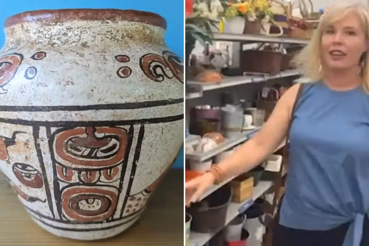 Khi mua chiếc bình, cô Anna (trong ảnh) chỉ nghĩ món đồ này khoảng 20 - 30 năm tuổi. Cô để chiếc bình trong nhà suốt 5 năm mà không biết giá trị thực của món đồ cũ đã mua.
