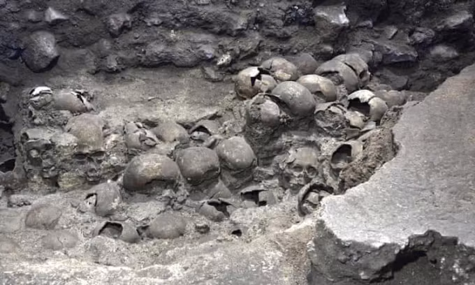 Một tháp đầu lâu của người Aztec đã được các chuyên gia phát hiện bên dưới một ngôi đền cổ nằm ở thủ đô Tenochtitlan (ngày nay là thành phố Mexico).