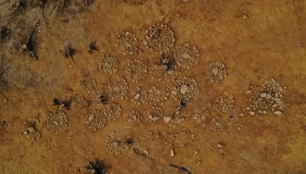 Những đứa trẻ trên được chôn cất trong khoảng thời gian từ năm 800 trước Công nguyên đến năm 400 trước Công nguyên.