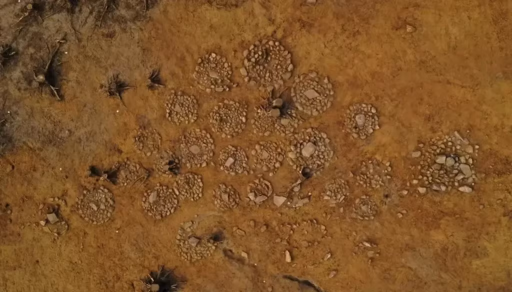 Những đứa trẻ trên được chôn cất trong khoảng thời gian từ năm 800 trước Công nguyên đến năm 400 trước Công nguyên.