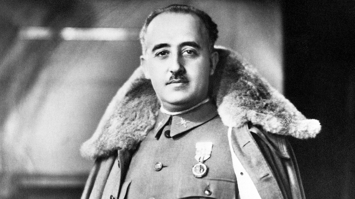 Francisco Franco nắm quyền ở Tây Ban Nha từ năm 1939 tới khi qua đời năm 1975. Nền độc tài của vị thủ tướng này được duy trì suốt những năm tháng cầm quyền. Ông kết hôn với María del Carmen Polo y Martínez-Valdés năm 1923.