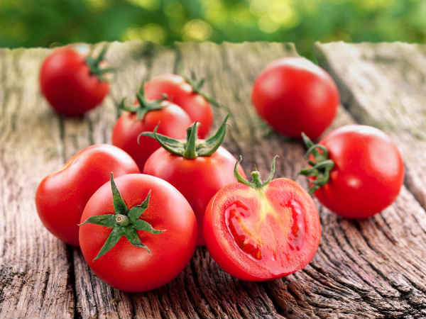 Lycopene cũng đóng vai trong việc giảm cholesterol "xấu" cũng như hạ huyết áp. Thêm vào đó, cà chua cũng chứa nhiều vitamin và chất dinh dưỡng khác, chẳng hạn như vitamin B, E và flavonoid có thể tăng cường sức khỏe của tim. Ảnh: BS.