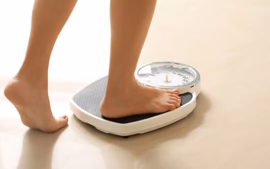 Các nghiên cứu đã chỉ ra rằng, chế độ ăn uống đóng vai trò lớn hơn (70%) trong việc giảm cân so với tập thể dục (30%). Ảnh: HM.