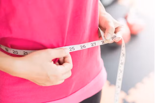 1. Quả bơ được chứng minh là giúp giảm mỡ bụng: Các nhà nghiên cứu cho biết việc thay dầu nấu ăn bình thường bằng dầu bơ giàu chất béo không bão hòa đơn và axit béo oleic có thể giúp giảm béo vùng bụng, giảm nguy cơ mắc hội chứng chuyển hóa. Ảnh: Shutterstock.