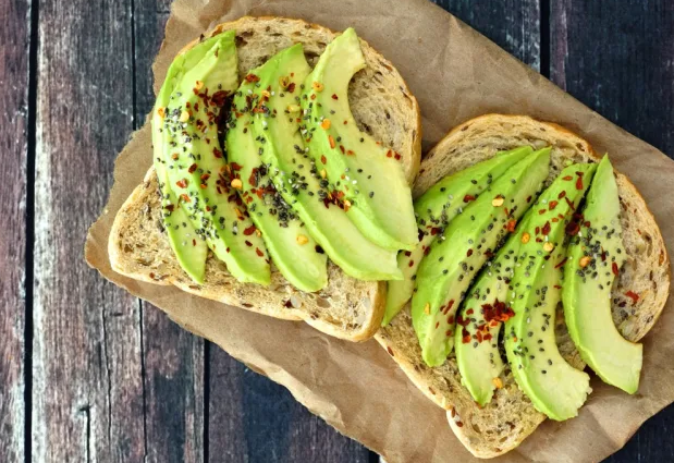 6. Chất chống oxy hóa của bơ trung hòa các gốc tự do gây tổn thương DNA: Các nhà nghiên cứu cho biết kết quả cho thấy tỷ lệ mắc bệnh khá thấp ở các nước Địa Trung Hải, nơi dầu ô liu - tương tự như bơ về mặt dinh dưỡng - là một thực phẩm chủ yếu trong chế độ ăn uống. Ảnh: Shutterstock.