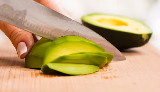 8. Bơ giúp tăng cường trao đổi chất và rèn luyện sức bền: Theo các nhà nghiên cứu, ăn bơ có thể giúp tăng năng lượng một cách tự nhiên. Ảnh: Shutterstock.