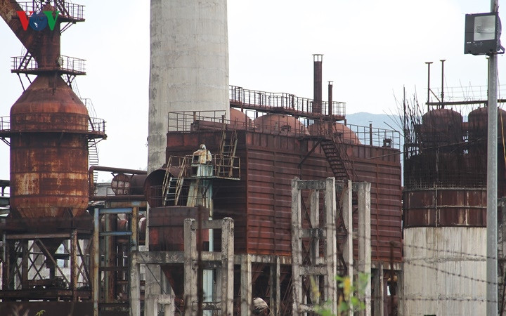 Những hệ thống máy móc bị hư hỏng sau quãng thời gian gần 10 năm nằm phơi nắm tắm mưa.