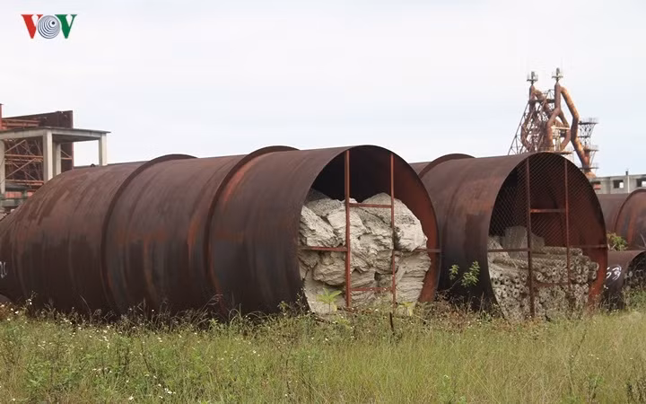 Sau khi có quyết định thu hồi đất, thu hồi giấy chứng nhận giấy phép đầu tư, cơ quan chức năng yêu cầu chủ đầu tư phối hợp để thanh lý dự án, tháo dỡ máy móc, thiết bị.