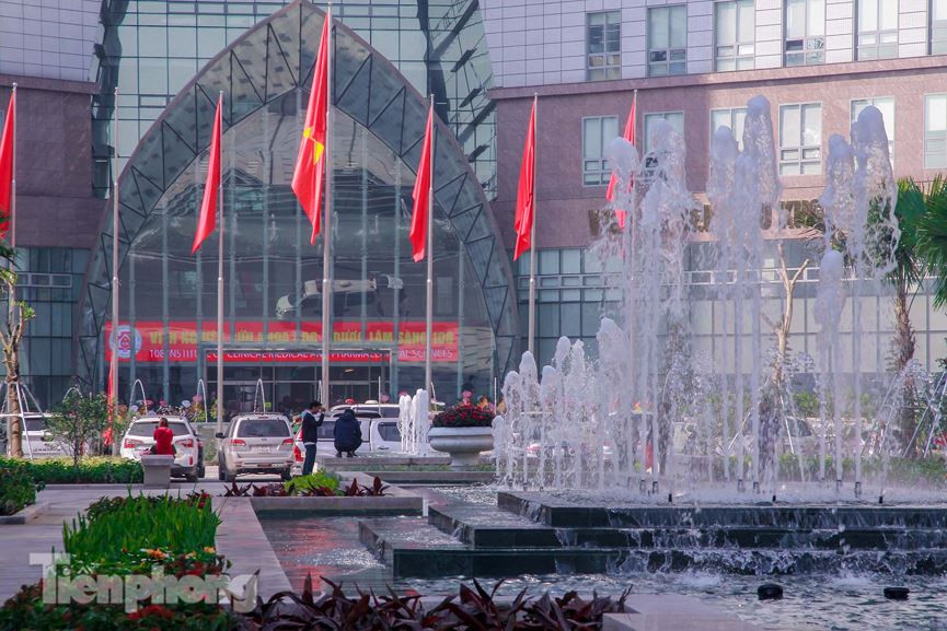 2 tòa cao 22 tầng nổi, 1 tòa cao 10 tầng nổi, cả 3 tòa chung 02 tầng hầm.