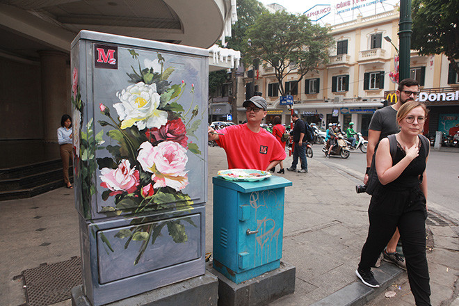 Bot dien ban o Ha Noi bat ngo “no hoa”
