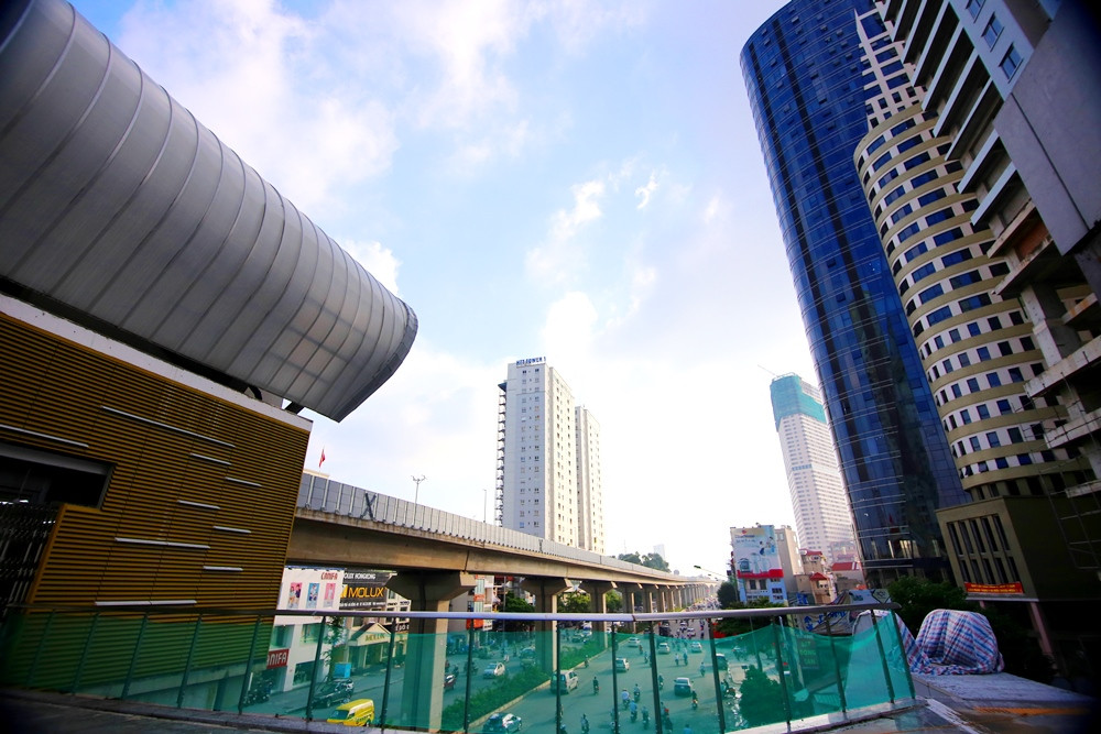 “Muc so thi” tau dien tren cao dau tien cua Ha Noi-Hinh-24