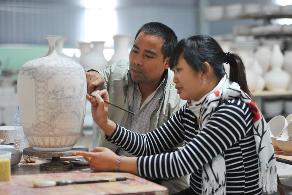 Đến nay, thương hiệu gốm Bồ Bát đã có mặt nhiều nơi trên thị trường trong nước. (Ảnh: Minh Đức/TTXVN)