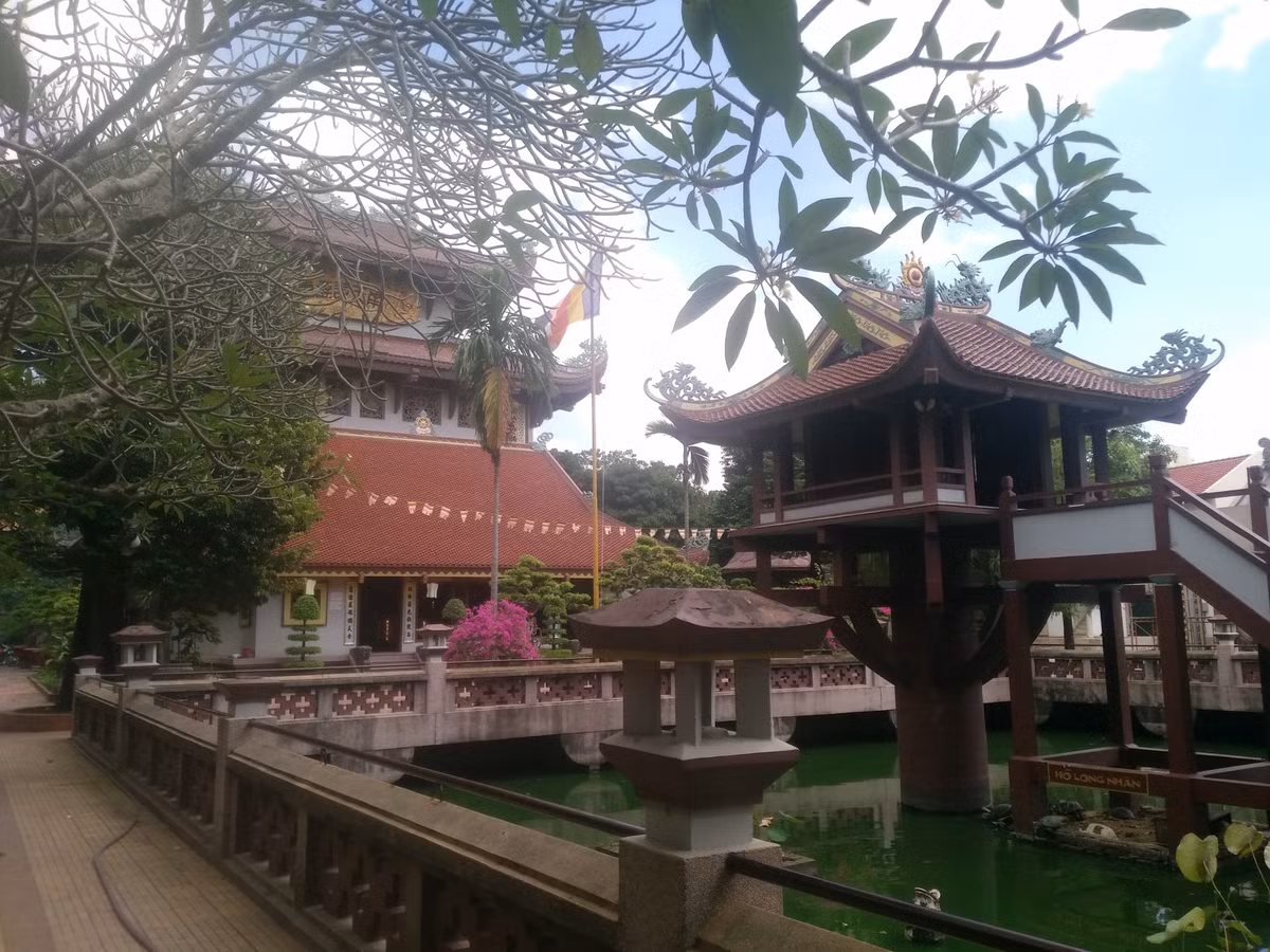 Cuc doc ngoi chua Mot Cot co mot khong hai o Sai Gon-Hinh-2