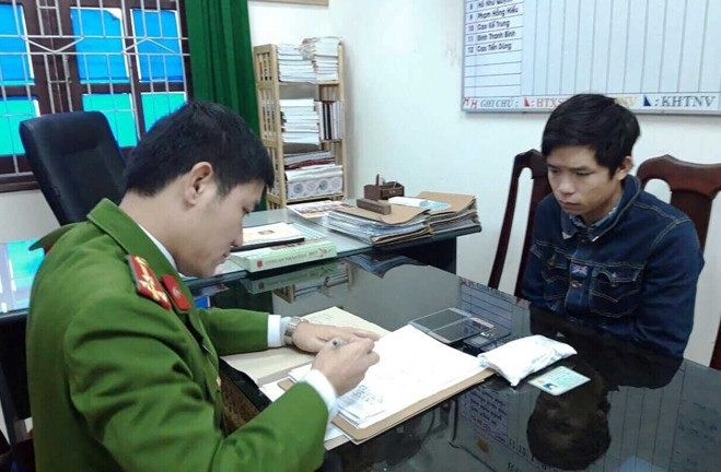 Nu giao vien bi tong tien bang clip nhay cam