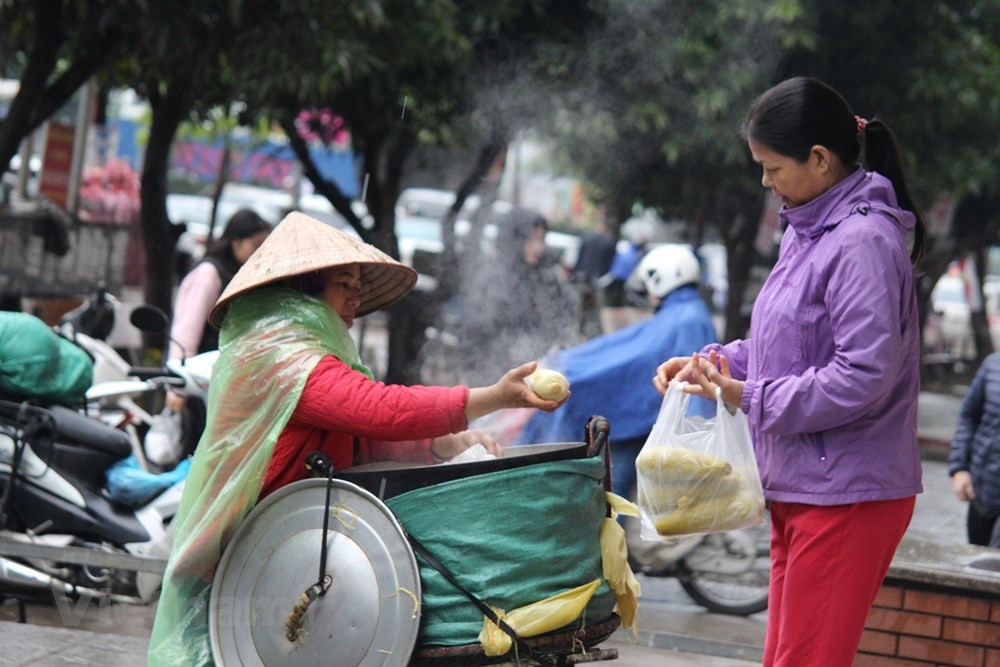 Nguoi Ha Noi trum ao mua, co ro trong dot ret dam dau mua-Hinh-3