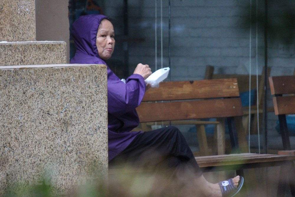 Nguoi Ha Noi trum ao mua, co ro trong dot ret dam dau mua-Hinh-16