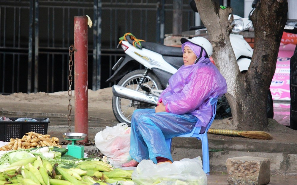 Nguoi Ha Noi trum ao mua, co ro trong dot ret dam dau mua-Hinh-17