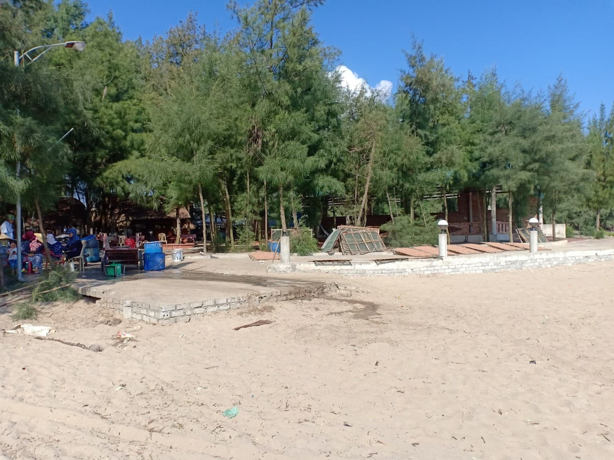 Thanh Hóa xóa rừng phòng hộ để làm dự án du lịch: Liên tiếp những văn bản khó hiểu Thanh Hoa xoa rung phong ho de lam du an du lich: Lien tiep nhung van ban kho hieu