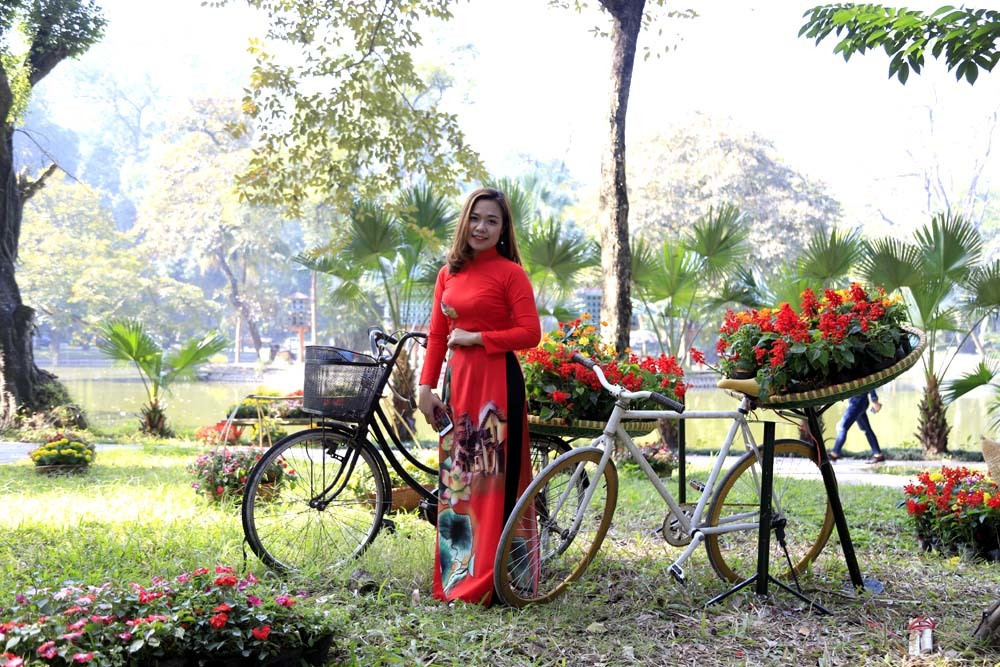 "Phố hoa Ngọc Hà" kết hợp với phần trưng bày cây cảnh nghệ thuật tạo nên một không gian rất đẹp.