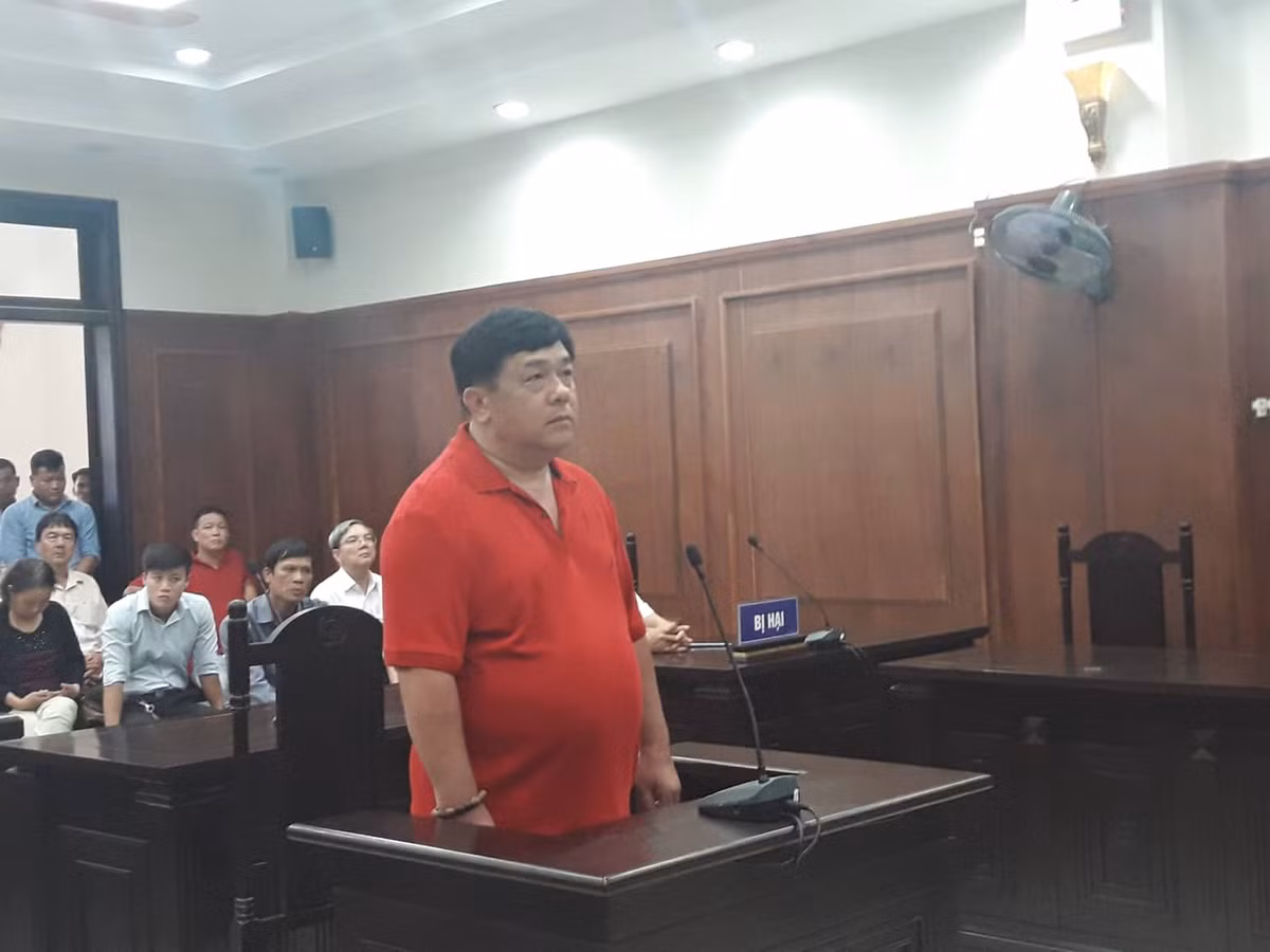 Nguoi nhan tin doa giet Chu tich Da Nang linh an