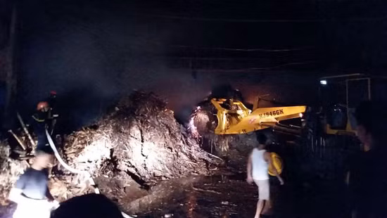 Doc gi hom nay 4/12: Thi the be so sinh nguyen day ron o cong truong-Hinh-3