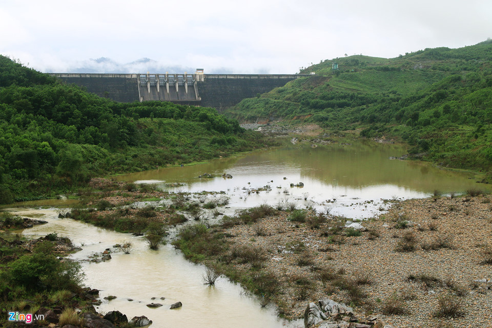 Nghich ly Da Nang, Quang Nam ngap nang nhung thuy dien kho can