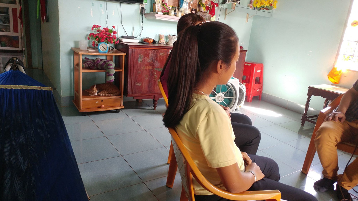 Bé gái mang thai hơn 7 tháng tuổi, gia đình tố hàng xóm hiếp dâm? Be gai mang thai hon 7 thang tuoi, gia dinh to hang xom hiep dam?