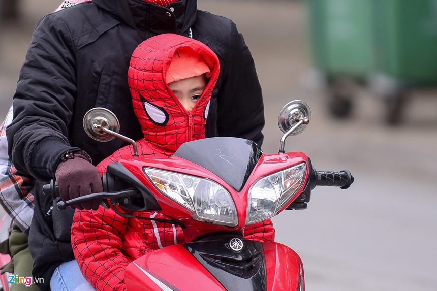 Cơ quan khí tượng dự báo, tình trạng rét đậm, rét hại tiếp tục diễn ra diện rộng ở Bắc Bộ và Bắc Trung Bộ với nhiệt độ thấp nhất 8-11 độ C, vùng núi 4-7 độ C và vùng núi cao dưới 3 độ C. Với mức nhiệt này, vùng núi cao Bắc Bộ có khả năng xảy ra băng giá.