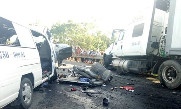 Doc gi hom nay 13/12: Phat hien thi the mat dau, cut tu chi troi dat vao bo bien-Hinh-2