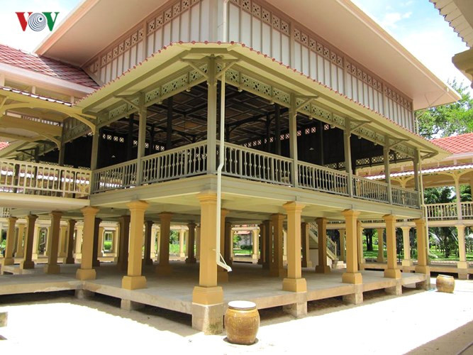 Nguyên tắc trong việc xây dựng cung điện là làm sao để lưu thông không khí một cách tốt nhất, vì nhà vua sẽ đến đây nghỉ mát vào mùa hè.