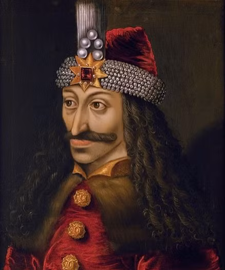 9. Hoàng thân người Romania thế kỷ XV Vlad the Impaler đã từng ăn máu kẻ thù của mình. Ông sinh ra ở Transilvania, Romania, có nhiều thói quen lập dị và mang họ "Dracula". Hình tượng của Vlad là cảm hứng cho nhà văn Bram Stoker viết tiểu thuyết "Bá tước Dracula".