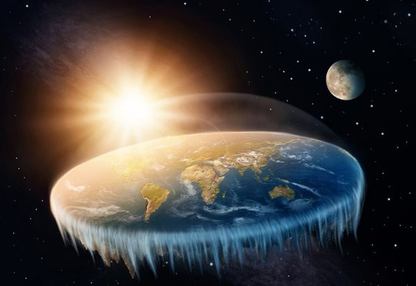  Trái đất là một mặt phẳng: Trái đất là một mặt phẳng là quan niệm của rất nhiều nền văn hóa xuyên suốt trong lịch sử. Thời Hy Lạp cổ đại, Pytago và Aristotle đều cho rằng Trái đất là hình cầu mặc dù rất nhiều các học giả đương đại cho rằng nó là một mặt phẳng. Nhiều ghi chú trong kinh Thánh về các góc của Trái đất càng làm mọi người tin rằng Trái đất là một mặt phẳng. Cho đến tận thế kỷ 15, các nhà tri thức Châu Âu cũng tin rằng như thế. Mãi về sau này, khi các nhà khoa học và thiên văn học vào cuộc, mọi thứ mới được sáng tỏ.